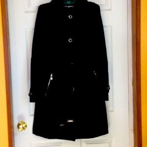 Women’s raincoat size medium lightweight waterproof.